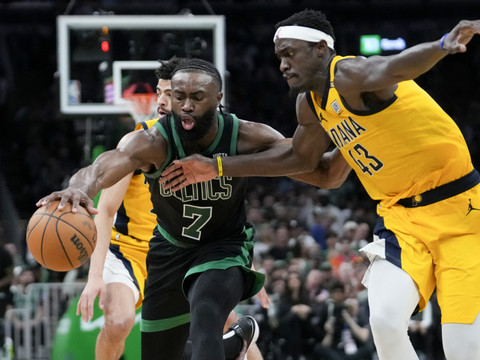 Boston reste supérieur à Indiana