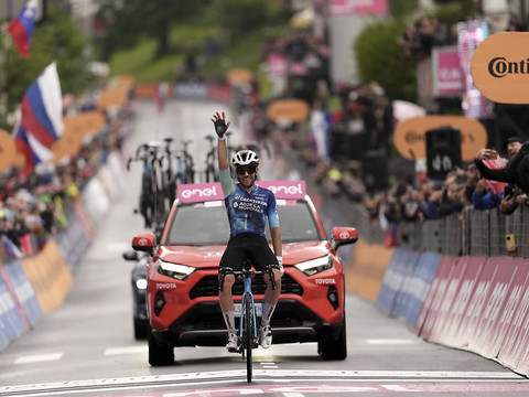 Tour d'Italie: Andrea Vendrame vainqueur à Sappada