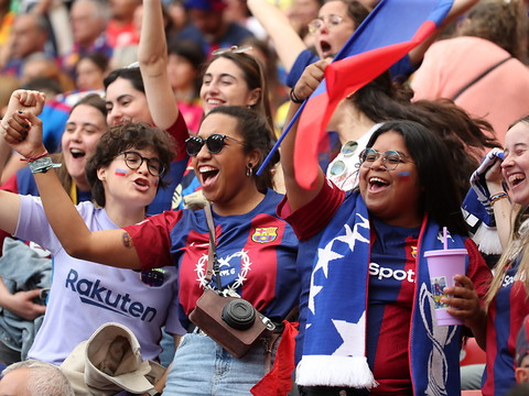 Barcelone conserve son titre