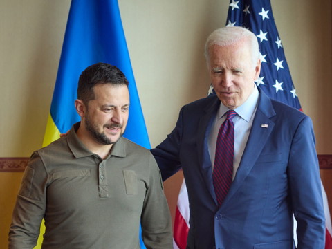 Zelensky invite Biden et Xi Jinping au sommet du Bürgenstock