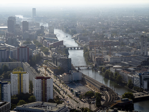 Allemagne: le moral des consommateurs poursuit sa remontée en juin