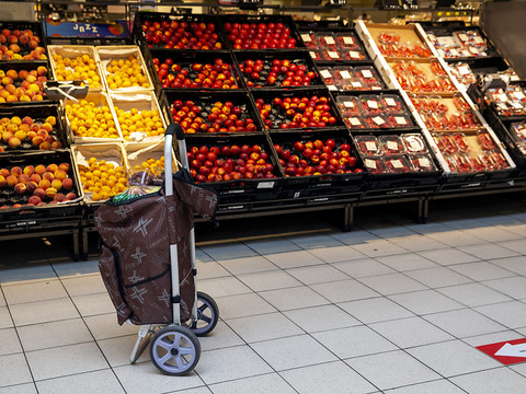 France: le moral des ménages est stable en mai, selon l'Insee
