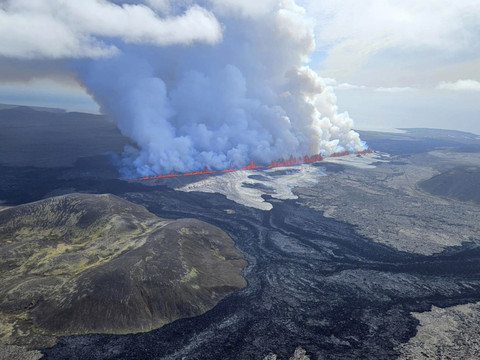 Nouvelle éruption volcanique sur la péninsule de Reykjanes