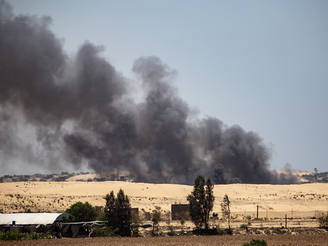 Bombardements à Rafah, après la prise par Israël d'une zone tampon