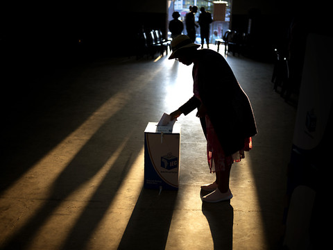 Législatives en Afrique du Sud: l'ANC a perdu sa majorité absolue
