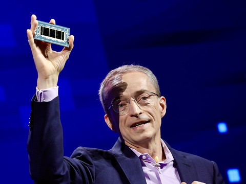 Intel dévoile de nouvelles puces dans la bataille pour l'IA