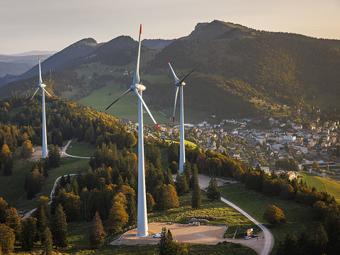 Conflit d'intérêts dans l'éolien à Fribourg porté devant la COMCO