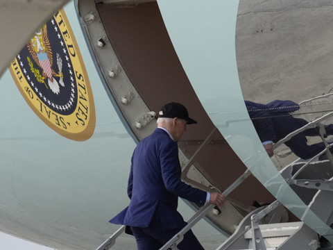 Biden rencontrera Zelensky en France et au G7 en Italie