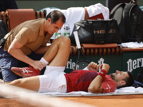 Djokovic opéré et incertain pour Wimbledon