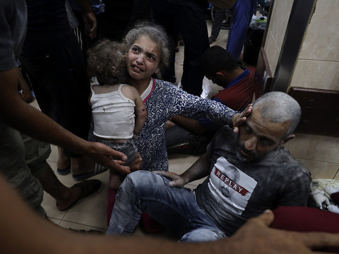 Israël cible le centre de Gaza, nouveaux efforts pour une trêve