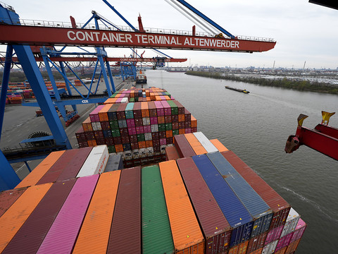 Allemagne: les exportations poursuivent leur reprise en avril