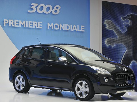En France, Sochaux produit sa toute dernière Peugeot thermique