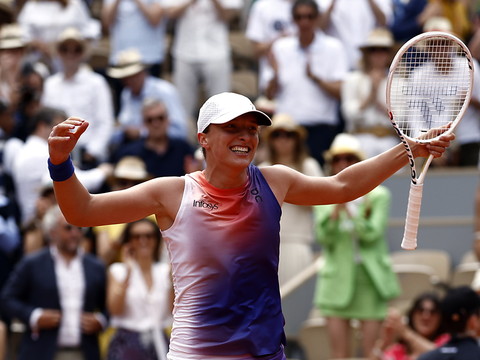 Iga Swiatek s'adjuge son quatrième Roland-Garros