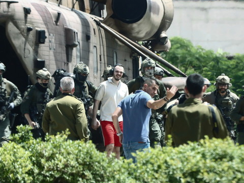 Israël libère quatre otages, le Hamas fait état de 210 morts