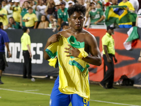 Poussé par Endrick, le Brésil bat le Mexique 3-2