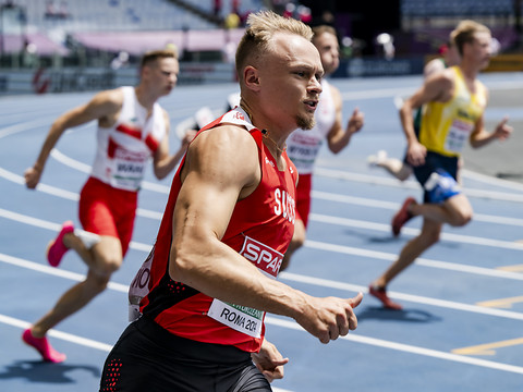 Svensson et Bonvin se hissent en demi-finales