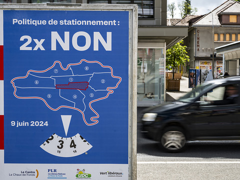 Les Chaux-de-Fonniers s'opposent à la politique de stationnement
