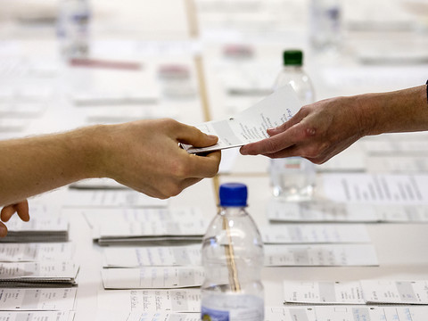 Scrutins cantonaux zougois sur le financement des partis invalidés