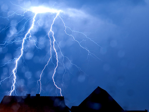 Orages, fortes pluies et grêle s'abattent sur la Suisse romande