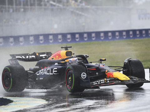 GP du Canada: Verstappen remporte une course mouvementée