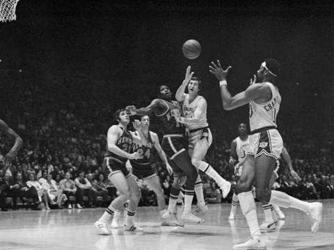 Décès à 86 ans de Jerry West, joueur emblématique de la NBA