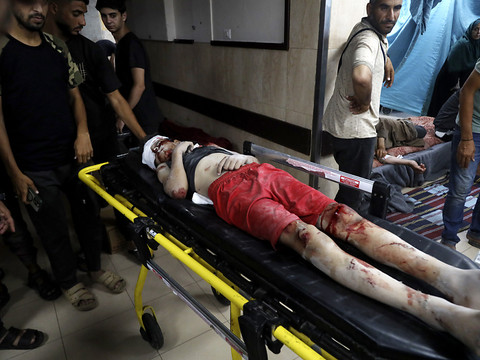 Israël bombarde Gaza, violences à la frontière avec le Liban