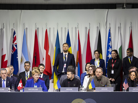 Amherd ouvre la conférence du Bürgenstock en parlant de la Russie