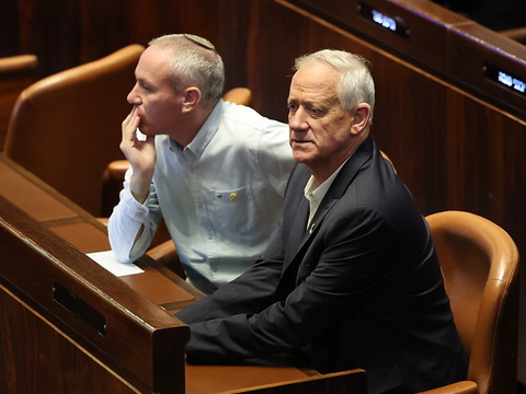 Selon un responsable israélien, Netanyahu a dissous le cabinet de guerre