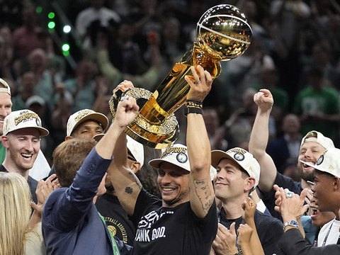 Boston domine Dallas en cinq matches en finale NBA