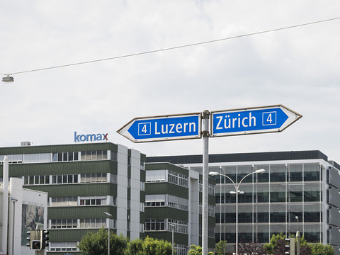 En recul, Komax met ses sites suisses au chômage partiel
