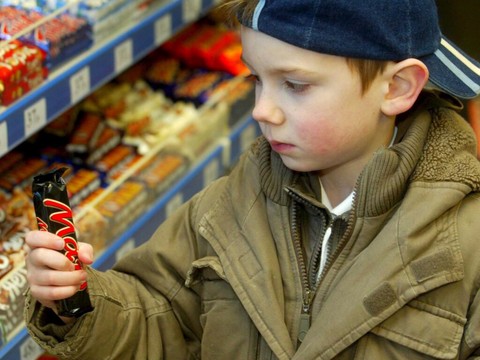 Pauvreté et malbouffe, bombe à retardement pour la santé des jeunes