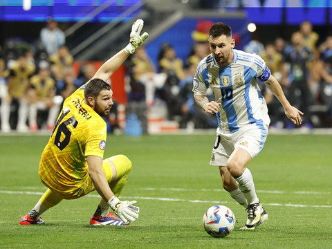 L'Argentine domine le Canada en ouverture