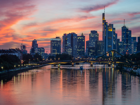 Zone euro: la reprise économique s'essouffle fortement en juin