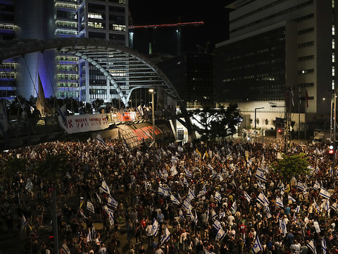 Des milliers d'Israéliens manifestent contre le gouvernement