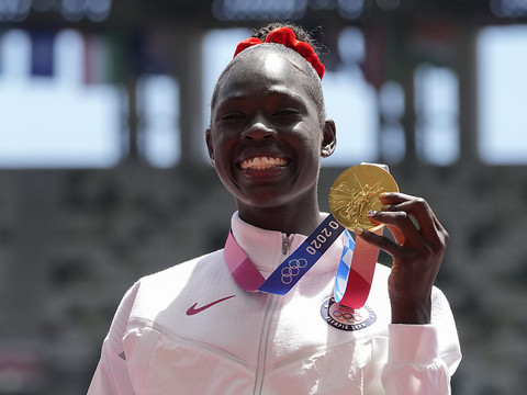 800 m des Trials: Athing Mu tombe et manquera les Jeux