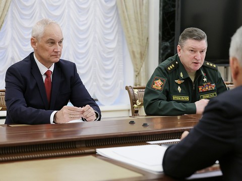 Les ministres de la défense russe et américain parlent de l'Ukraine