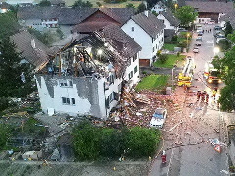 Un blessé grave dans une explosion et un incendie à Dorf (ZH)