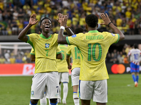 Le Brésil se rassure en écrasant le Paraguay
