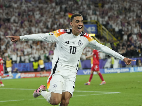 L'Allemagne bat le Danemark 2-0 et file en quart