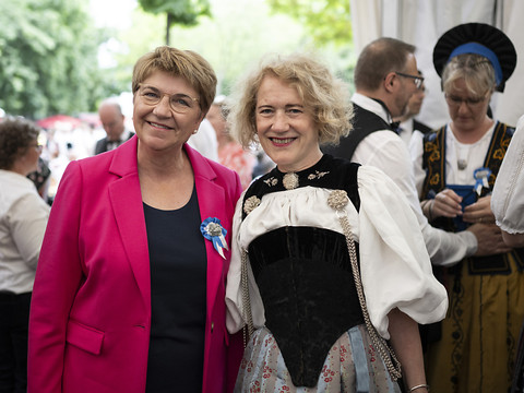 Viola Amherd à la Fête fédérale des costumes traditionnels