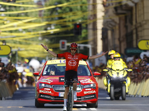 Vauquelin remporte la 2e étape, Pogacar s'empare du jaune