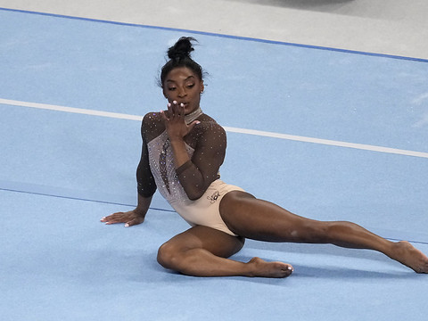 Simone Biles verra Paris