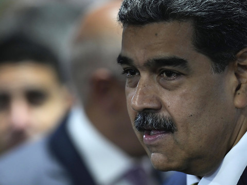 Sanctions: Maduro annonce la reprise du dialogue avec Washington