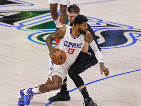 George rejoint les Sixers, Thompson se dirige vers Dallas