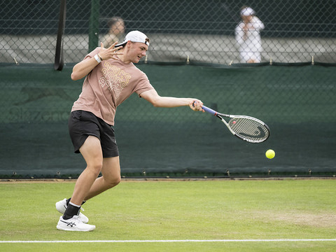 Dominic Stricker éliminé au premier tour par Arthur Fils