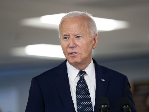 Biden se bat pour maintenir sa candidature en vie