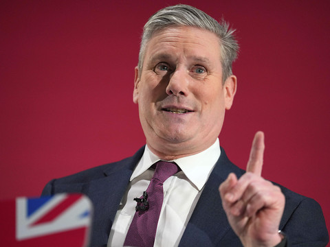 Législatives britanniques: victoire écrasante des travaillistes