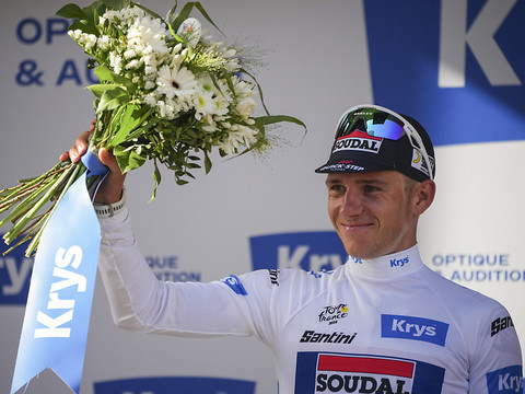 Remco Evenepoel gagne le premier chrono, Küng 10e et malchanceux