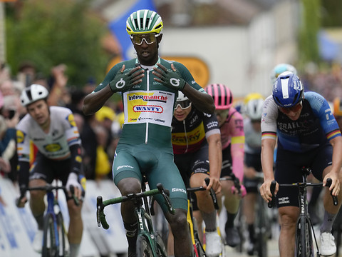 Tour de France: Biniam Girmay remporte la 8e étape