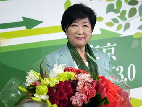 Une femme remporte la mairie de Tokyo